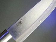 Mit einem Küchenmesser wollte eine 20-Jährige ihren Freund in 1140 Wien abstechen.