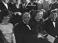 Nikita Chruschtschow, Jacqueline Kennedy, Bundespräsident Adolf Schärf, Nina Chruschtschowa und John F. Kennedy auf Schloss Schönbrunn.