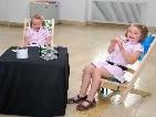 Rosa und Flora legten beim Rundgang eine kurze Rast ein. Rosa und Flora legten beim Rundgang eine kurze Rast ein.
