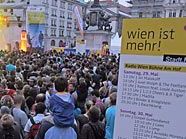 Tausende waren beim Wiener Stadtfest mit dabei. Zum Abschluss drehten auch die ÖVP-Größen eine Runde. Tausende waren beim Wiener Stadtfest mit dabei. Zum Abschluss drehten auch die ÖVP-Größen eine Runde.