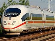 Wegen einer Fliegerbombe kann dder ICE nicht nach Wien fahren. Wegen einer Fliegerbombe kann dder ICE nicht nach Wien fahren.