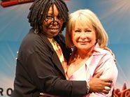 Whoopi Goldberg zeigte sich begeistert vom Cast der Wiener "Sister Act"-Produktion.