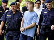 Der 19-Jährige verweigerte seine Kooperation am Alberner Hafen. Der 19-Jährige verweigerte seine Kooperation am Alberner Hafen.