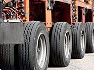Der 51-jährige LKW-Fahrer erlitt schwere Verletzungen. Der 51-jährige LKW-Fahrer erlitt schwere Verletzungen.