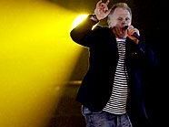 Herbert Grönemeyer wusste sein Publikum trotz Dauerregen zu begeistern. Herbert Grönemeyer wusste sein Publikum trotz Dauerregen zu begeistern.