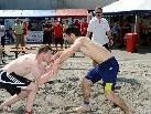 Spannende Kämpfe und Party verspricht das Beach Wrestling Turnier am Samstag in Mäder. Spannende Kämpfe und Party verspricht das Beach Wrestling Turnier am Samstag in Mäder.