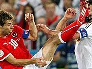 Österreich gegen Deutschland: Der Donaukanal lädt zum Public Viewing. Österreich gegen Deutschland: Der Donaukanal lädt zum Public Viewing.