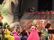 Auch 2012 wird in der spanischen Hofreitschule das Tanzbein geschwungen. Auch 2012 wird in der spanischen Hofreitschule das Tanzbein geschwungen.