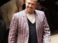 McQueen spendet Geld aber auch an Wohltätigkeitsorganisationen - Großteil des Vermögens geht an Angehörige McQueen spendet Geld aber auch an Wohltätigkeitsorganisationen - Großteil des Vermögens geht an Angehörige