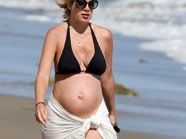 Tori Spelling bereut Operation wegen Einfluss auf Milchproduktion Tori Spelling bereut Operation wegen Einfluss auf Milchproduktion