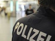 Die Polizei bittet um Hinweise aus der Bevölkerung die zum Täter führen. Die Polizei bittet um Hinweise aus der Bevölkerung die zum Täter führen.