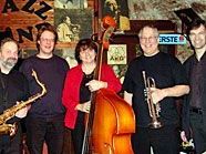 Die "Vienna Jazz Serenaders" spielen am Donaukanal auf. Die "Vienna Jazz Serenaders" spielen am Donaukanal auf.