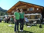 Jaqueline Rohner und Sandra Sprenger von der Alpe Rona Jaqueline Rohner und Sandra Sprenger von der Alpe Rona