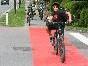Mehr Sicherheit für Radfahrer durch rot markierte Radwege in Kreuzungsbereichen