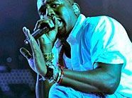 Verbeugt sich: Kanye West (34) bewundert Amy Winehouse ( 27). Verbeugt sich: Kanye West (34) bewundert Amy Winehouse ( 27).