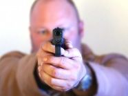 Eskaliert ist ein Streit zwischen zwei Autofahrern. Ein Steirer drohte mit einer Pistole. Eskaliert ist ein Streit zwischen zwei Autofahrern. Ein Steirer drohte mit einer Pistole.