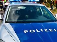 Floridsdorf: Bub rannte in Auto