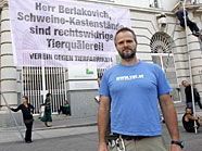 Protest gegen Haltung von Schweinen Protest gegen Haltung von Schweinen