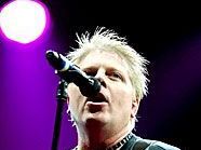The Offspring heizten dem Publikum als Headliner am zweiten Tag beim Two Days A Week 2012 ordentlich ein. The Offspring heizten dem Publikum als Headliner am zweiten Tag beim Two Days A Week 2012 ordentlich ein.