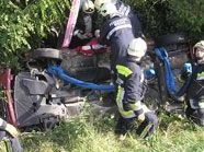 Wienerin nach Unfall in Auto eingeklemmt Wienerin nach Unfall in Auto eingeklemmt