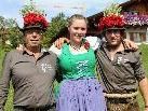 v.l.: Alpmeister Anton Nachbaur, Alp-Duo Hohe Kugel Alpe Anja Cäsar und Mathias Fechtig. v.l.: Alpmeister Anton Nachbaur, Alp-Duo Hohe Kugel Alpe Anja Cäsar und Mathias Fechtig.