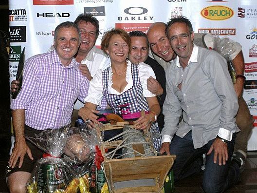 Der Siegerflight bei der 3. Golmer Cross Golf Charity 2011. Der Siegerflight bei der 3. Golmer Cross Golf Charity 2011.