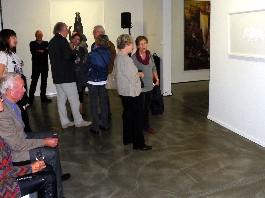 Zahlreiche Besucher bei der Vernissage im Rohnerhaus Zahlreiche Besucher bei der Vernissage im Rohnerhaus