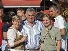 Auch der ehemalige Silbertaler Bürgermeister Willi Säly gratulierte der erfolgreichen 18-jährigen Sennerin Theresa Scheibenstock. Auch der ehemalige Silbertaler Bürgermeister Willi Säly gratulierte der erfolgreichen 18-jährigen Sennerin Theresa Scheibenstock.