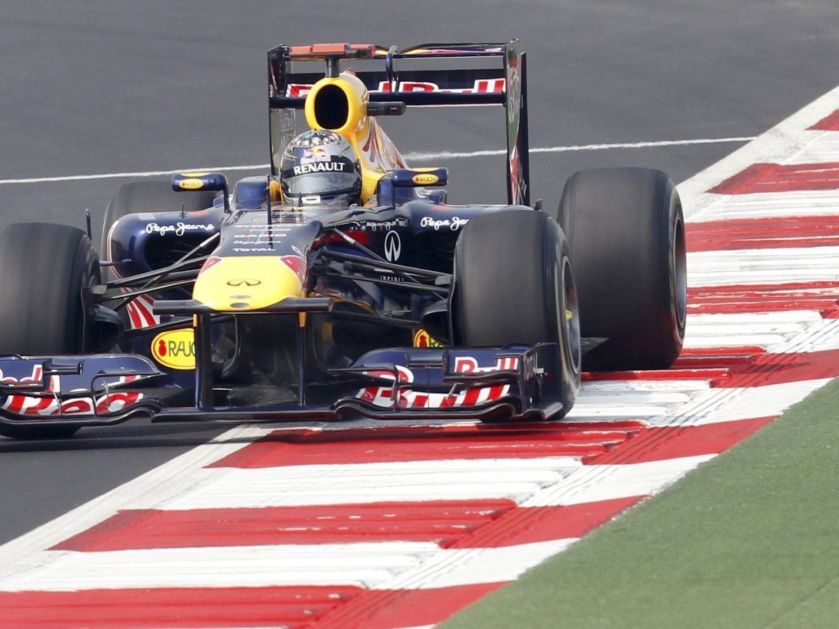 Historischer Einstand: Vettel holt sich die erste Pole in Indien. Historischer Einstand: Vettel holt sich die erste Pole in Indien.