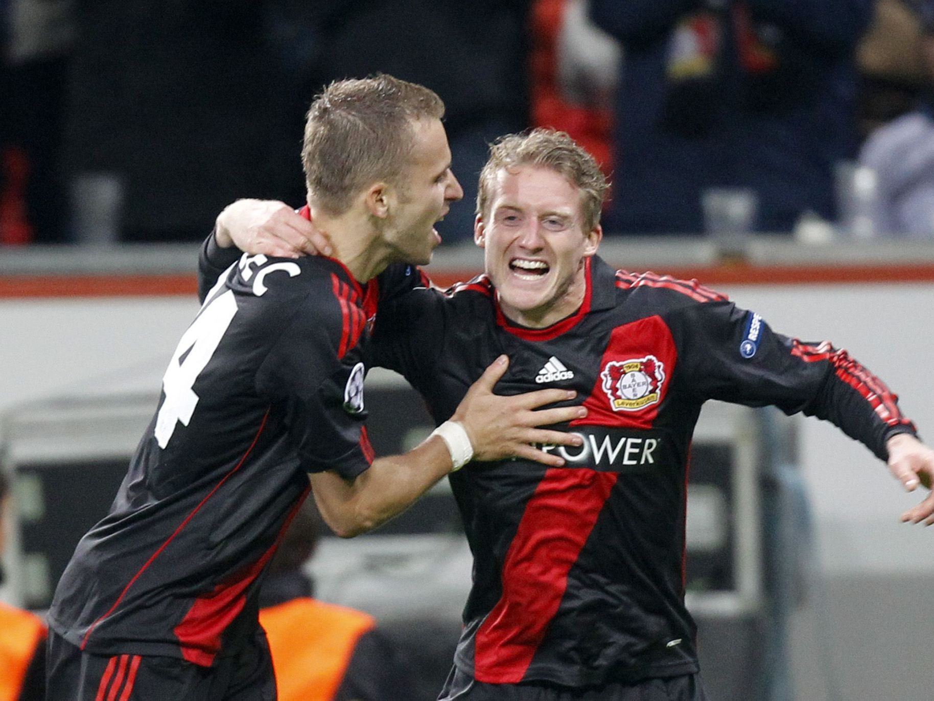 Werks-Elf besiegte Valencia 2:1 - Bittere Niederlage für Dortmund - Barca, Milan vor Aufstieg. Werks-Elf besiegte Valencia 2:1 - Bittere Niederlage für Dortmund - Barca, Milan vor Aufstieg.