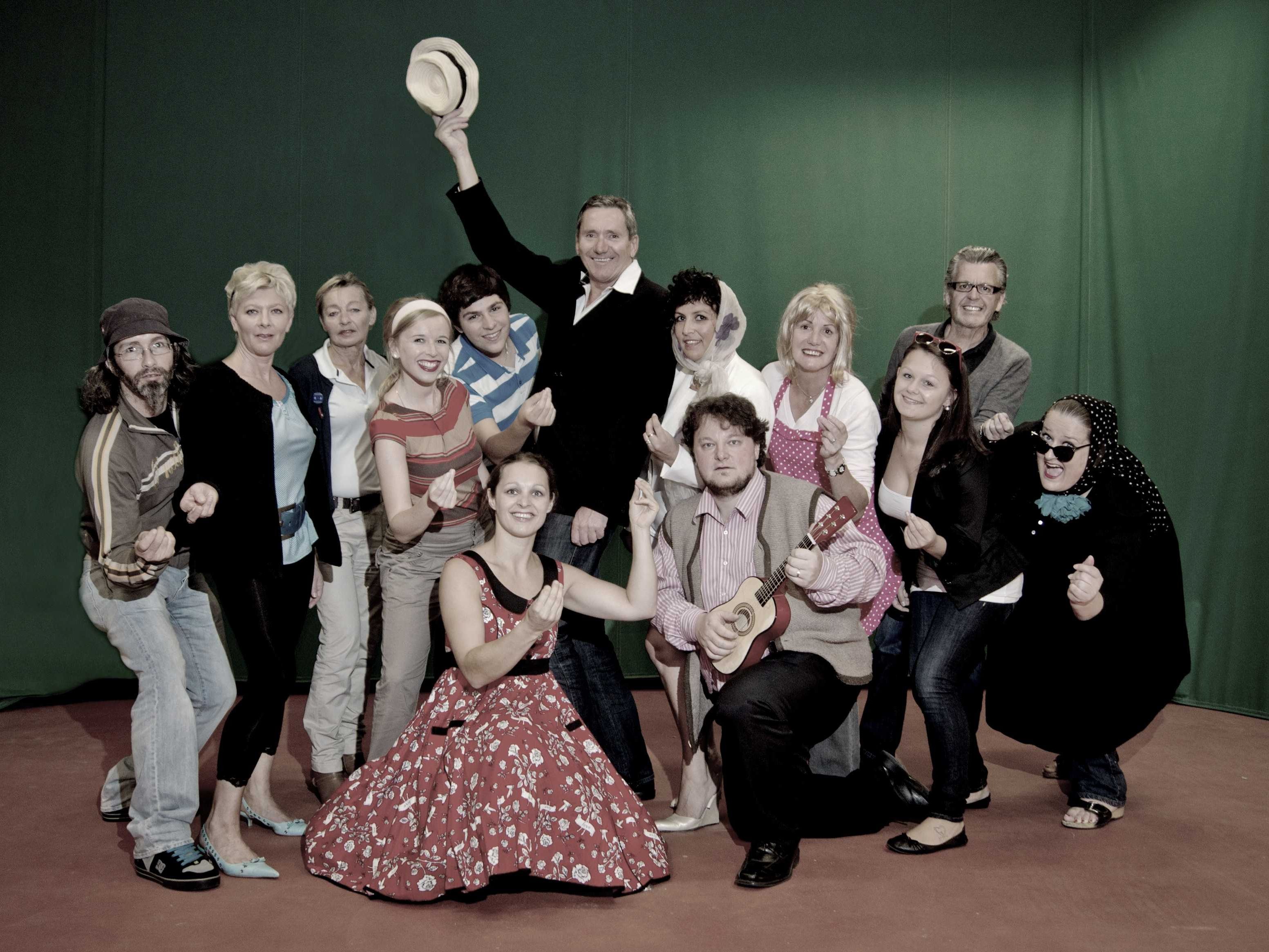 Die 50er und 60er Jahre stehen im Mittelpunkt der neuesten Produktion des Theaters Doranand. Die 50er und 60er Jahre stehen im Mittelpunkt der neuesten Produktion des Theaters Doranand.