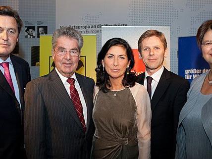 Heinz Fischer, Danielle Spera und weitere Festgäste bei der Wiedereröffnung des Jüdischen Museums
