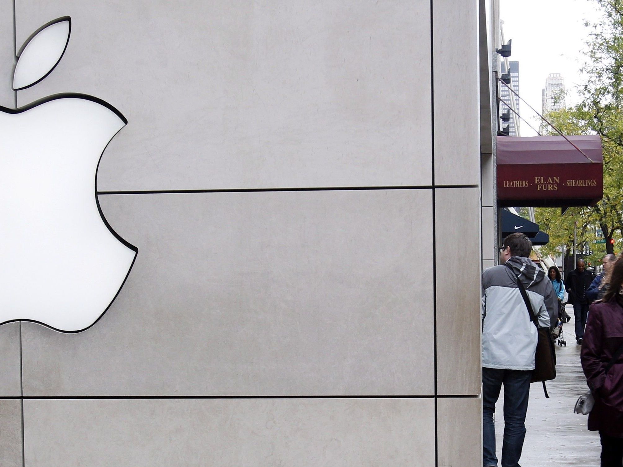 Apple Store in Chicago