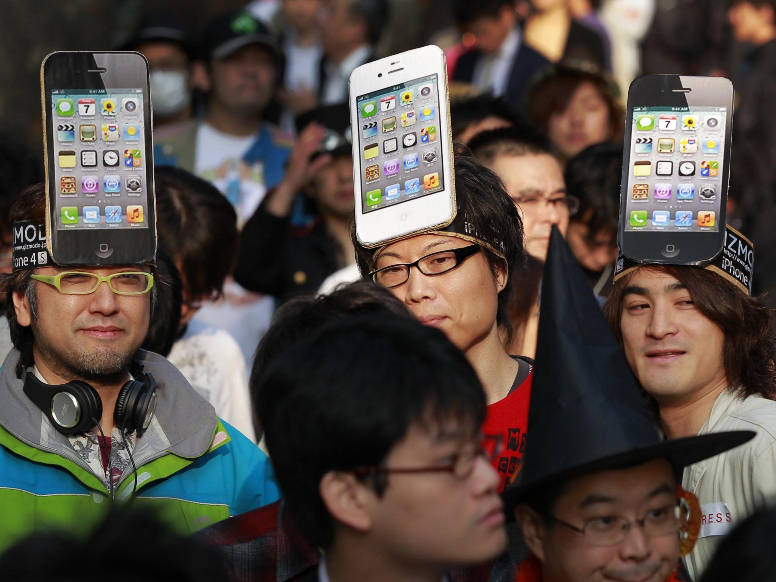 Regelrechte Menschenmassen warten auf das neue iPhone