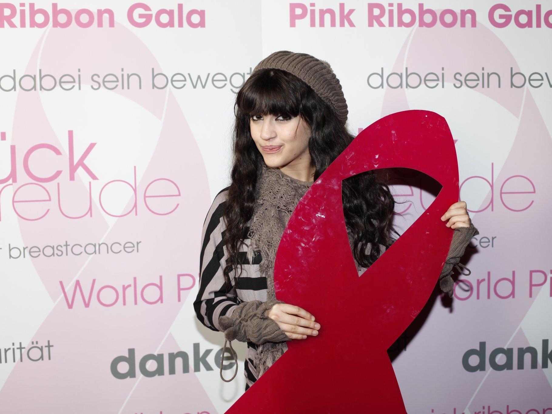 Stargast Nadine Beiler auf der Pink Ribbon Night