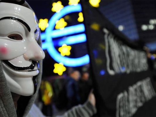 Auch in Europa beteiligen sich immer mehr Menschen an den weltweiten Protesten - Bianca Schellander gehört dazu. Auch in Europa beteiligen sich immer mehr Menschen an den weltweiten Protesten - Bianca Schellander gehört dazu.