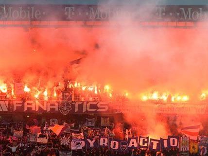 Anzeige gegen Wiener Austria nach Spielunterbrechung wegen Pyrotechnik.