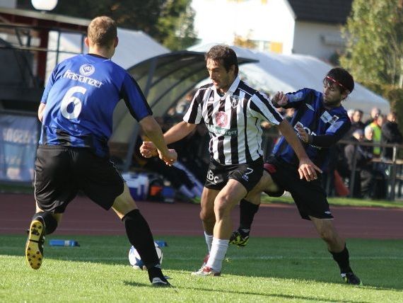 Duell der Spielertrainer Didi Berchtold und Mike Zech.