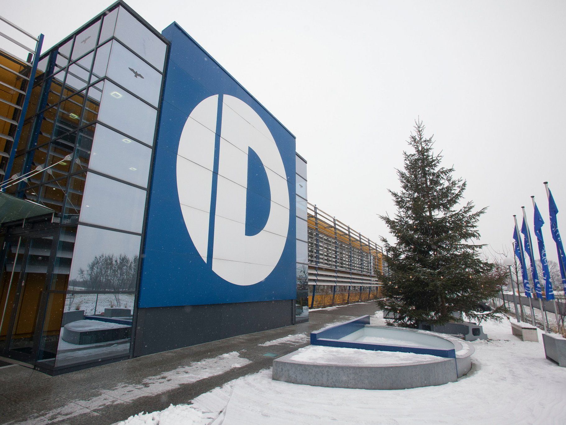 Die Gewerkschaft ruft zu Protesten vor der Firma Doppelmayr in Wolfurt. Die Gewerkschaft ruft zu Protesten vor der Firma Doppelmayr in Wolfurt.