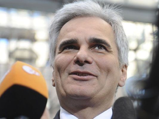 Faymann im Interview: "Kleiner Mosaikstein, über den man nicht dauernd streiten soll." Faymann im Interview: "Kleiner Mosaikstein, über den man nicht dauernd streiten soll."
