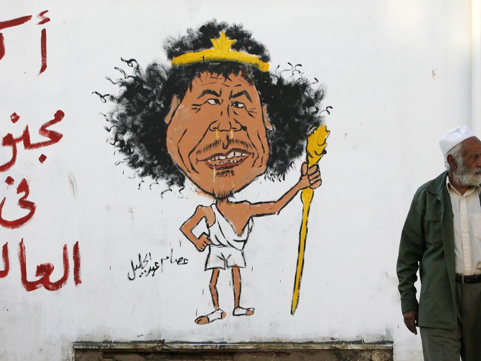 Gaddafis Leiche lagert bis zu seiner Bestattung in einer Kühlkammer eines Kaufhauses.