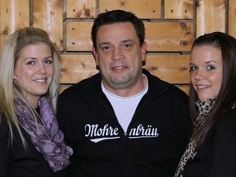 Alexander "Büffel" Bernhard und seine Crew sind wieder bereit. Alexander "Büffel" Bernhard und seine Crew sind wieder bereit.