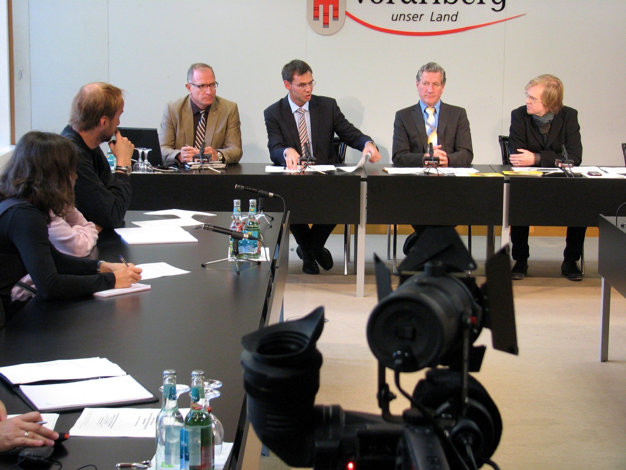 LSth. Wallner, LR Schwärzler und Projektleiter Burtscher im Pressefoyer LSth. Wallner, LR Schwärzler und Projektleiter Burtscher im Pressefoyer