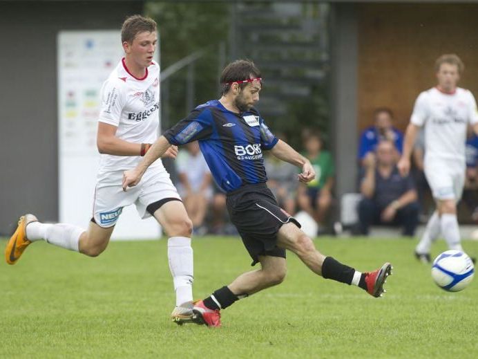 Nenzing-Spielertrainer Mike Zech und seine Elf kommt langsam unter Druck.