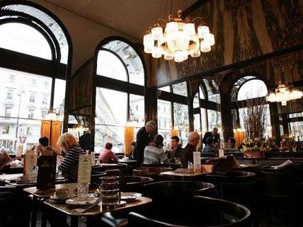Das Cafe Schwarzenberg in Wien 1 schätzt echte Kaffeehauskultur.