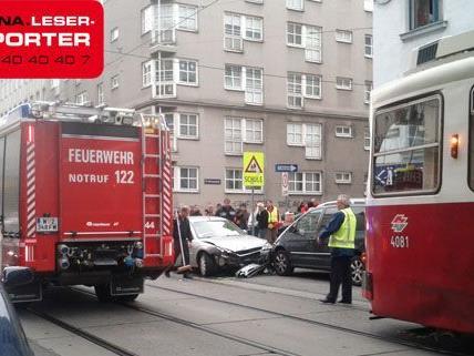 Auf der Troststraße kam es nach einem Unfall zum Stillstand des Straßenbahn-Verkehrs.