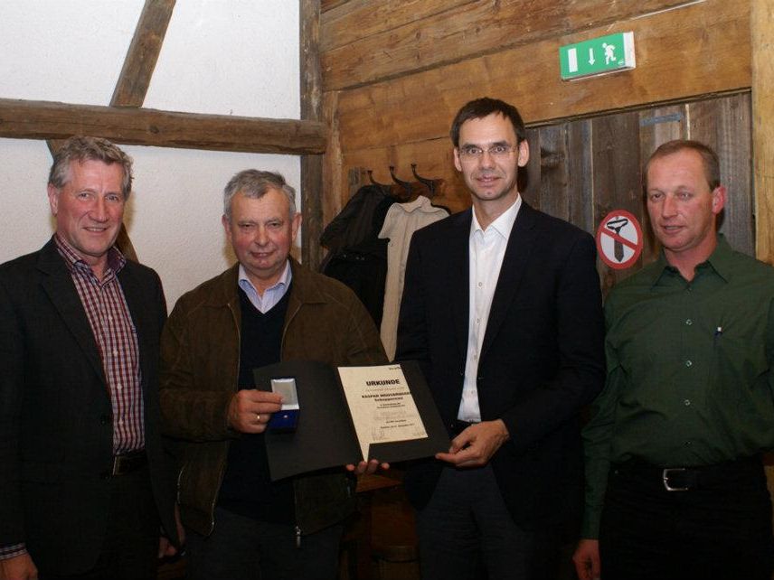 LR Erich Schwärzler, Kaspar Moosbrugger, LSTH Markus Wallner, Bgm. Walter Beer (v.l.n.r) LR Erich Schwärzler, Kaspar Moosbrugger, LSTH Markus Wallner, Bgm. Walter Beer (v.l.n.r)