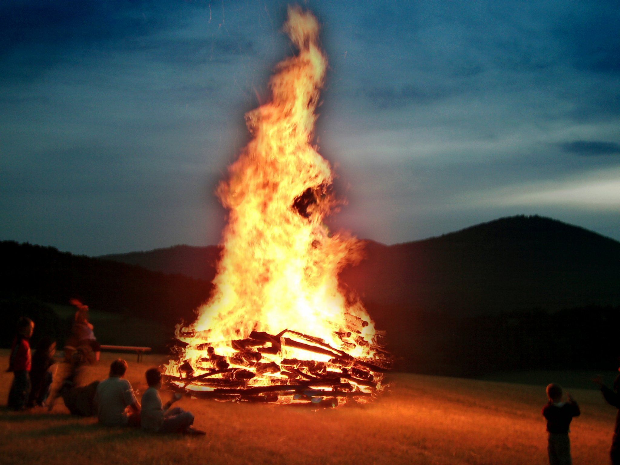 Wurde der Sprung über das Feuer von einer Lehrerin angeschafft?