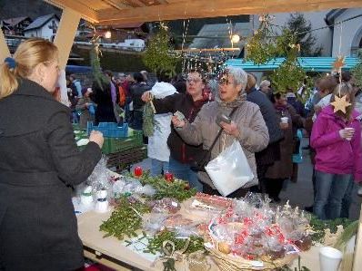 Weihnachtliche Stimmung wird kommendes Wochenende wieder beim Adventmärktli aufkommen. Weihnachtliche Stimmung wird kommendes Wochenende wieder beim Adventmärktli aufkommen.