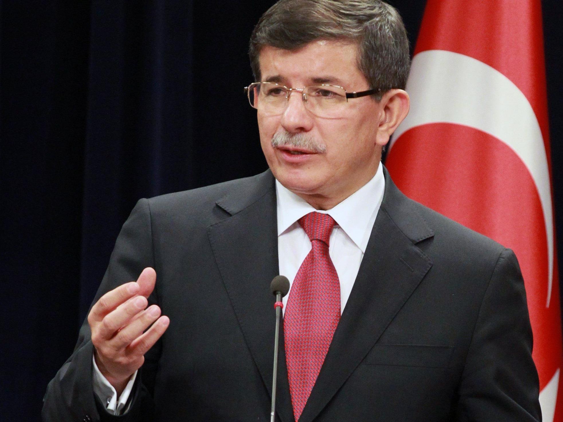 Der türkische Außenminister Ahmet Davutoglu schließt eine Eskalation des Konflikts nicht mehr aus-